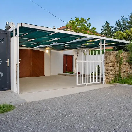 Kismet Villa *