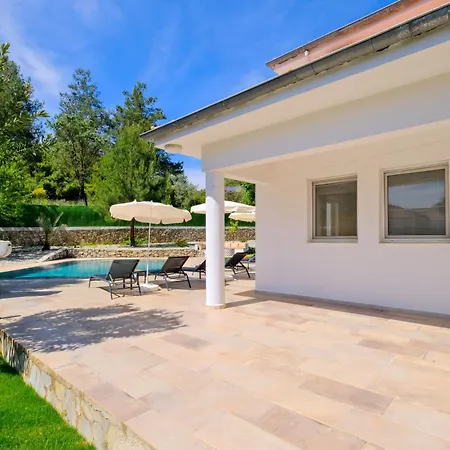 Kismet Villa *